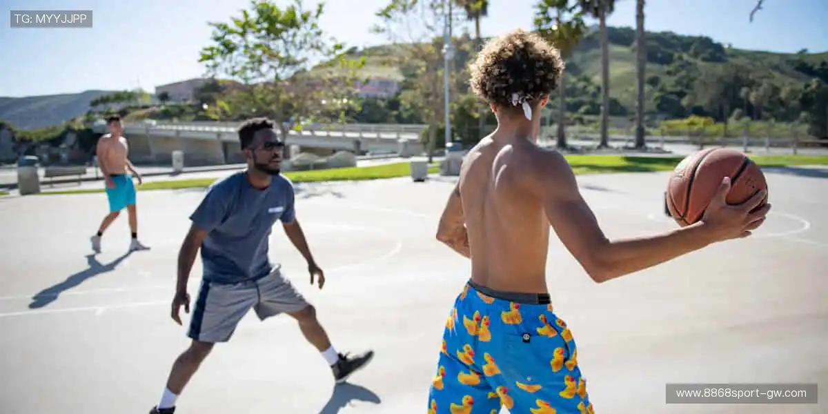 球迷的第二主场，🎯 从球星同款到限量周边，一网打尽你的热爱！